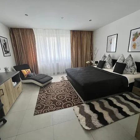 Sparrow Apartmens - Vrabcia Ulica 9, * Kosice