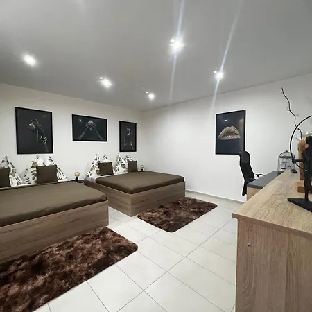 Sparrow Apartmens - Vrabcia Ulica 9, Apartment Kosice